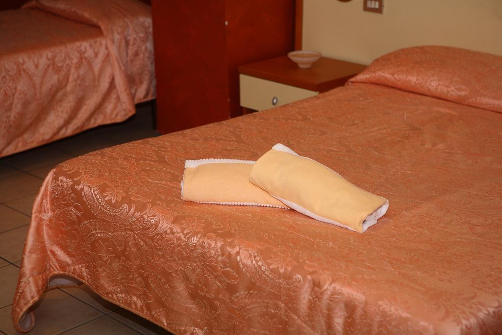 Hôtel Meridiano à Naples Chambre photo