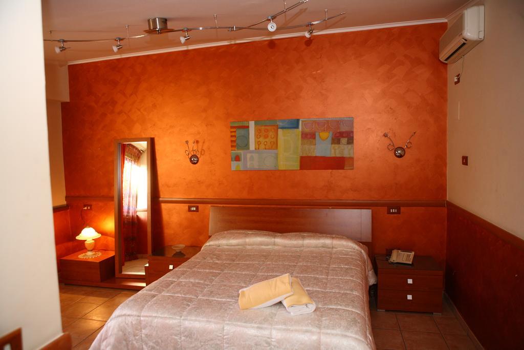 Hôtel Meridiano à Naples Chambre photo